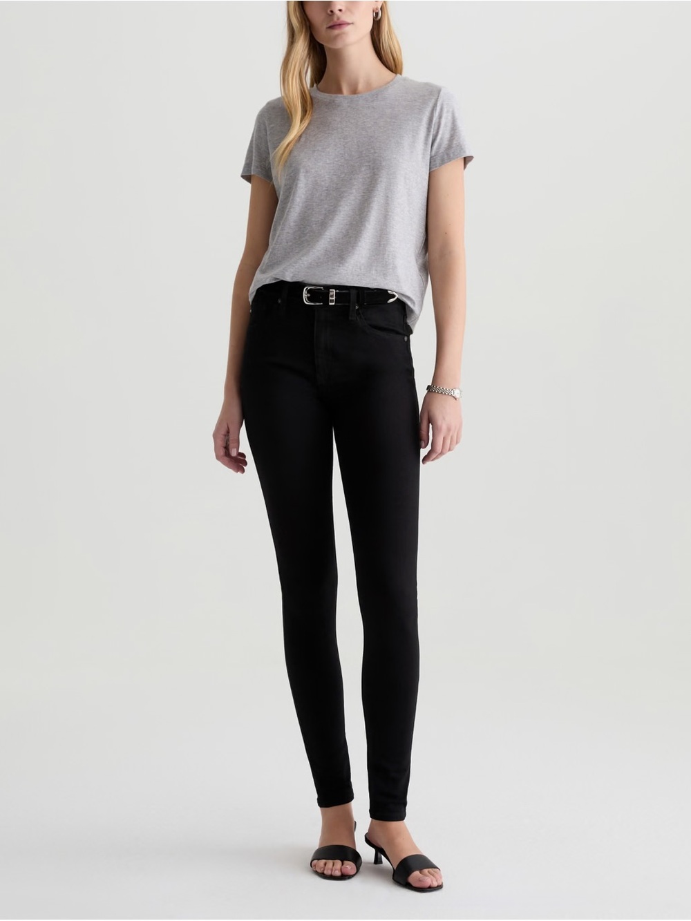 AG. The Farrah Skinny. Grey color.. not as dark as first picture. Size 32. Good